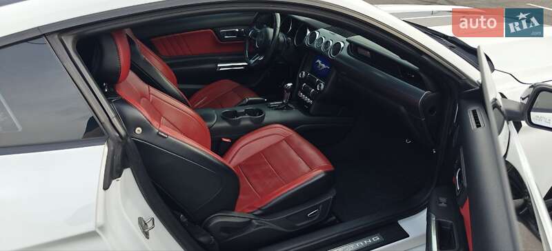 Купе Ford Mustang 2016 в Львове