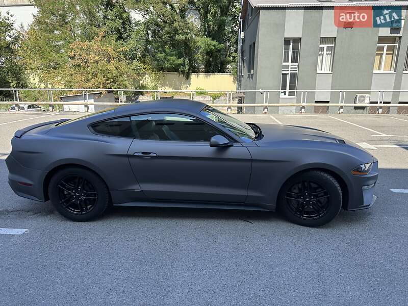 Купе Ford Mustang 2018 в Киеве
