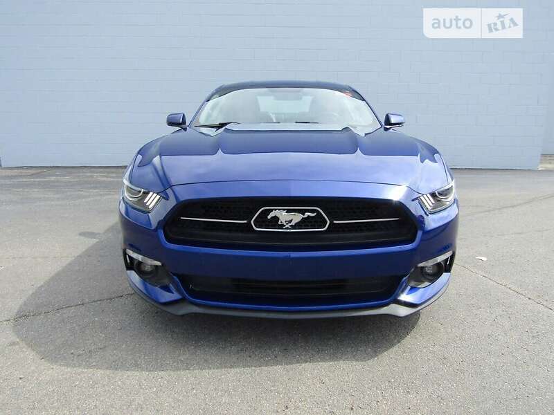 Купе Ford Mustang 2015 в 