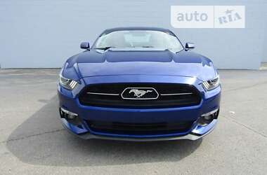Купе Ford Mustang 2015 в 