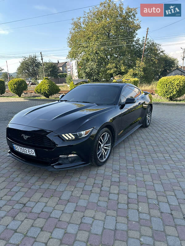 Купе Ford Mustang 2015 в 