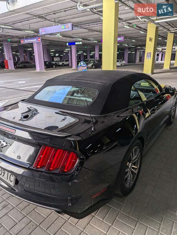 Кабриолет Ford Mustang 2016 в Киеве