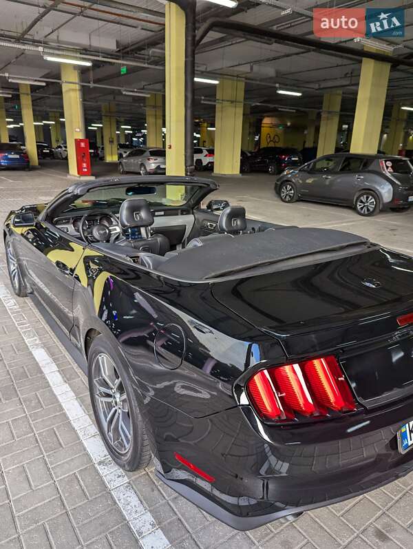 Кабриолет Ford Mustang 2016 в Киеве