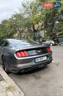 Купе Ford Mustang 2021 в 