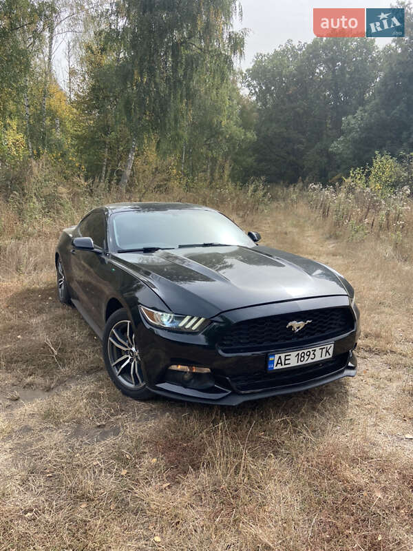 Купе Ford Mustang 2015 в Днепре