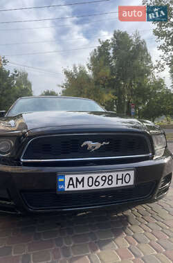 Кабриолет Ford Mustang 2012 в 