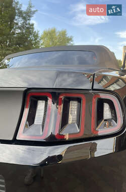 Кабриолет Ford Mustang 2012 в 