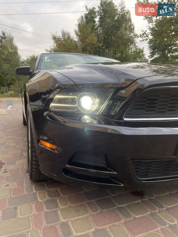 Кабриолет Ford Mustang 2012 в Житомире