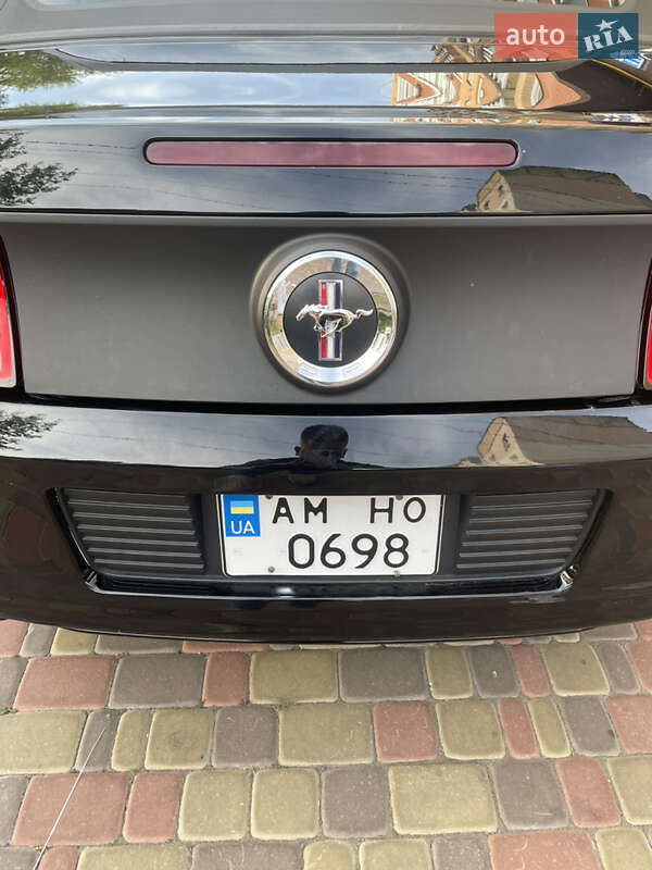 Кабриолет Ford Mustang 2012 в Житомире