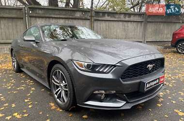 Купе Ford Mustang 2016 в Киеве