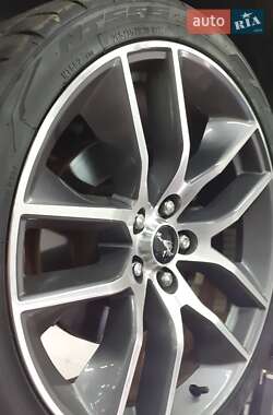 Купе Ford Mustang 2015 в 
