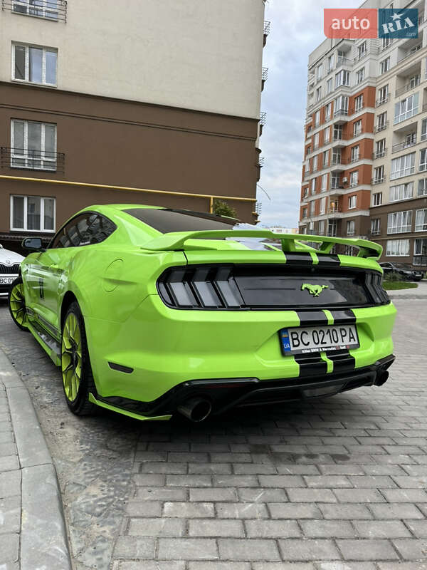 Купе Ford Mustang 2018 в Львове