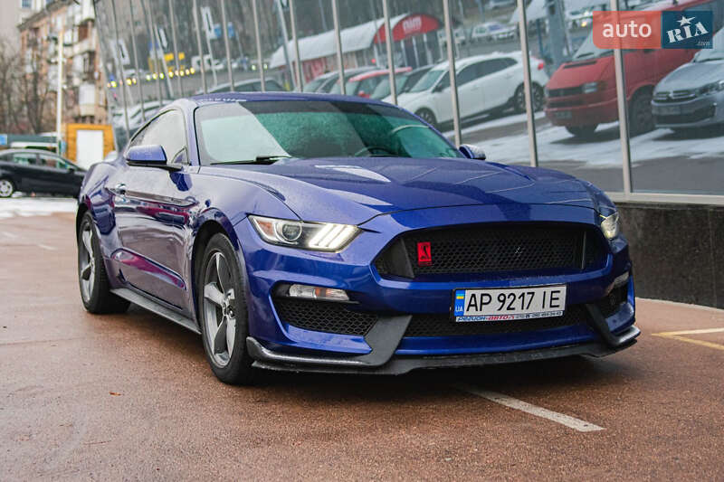 Купе Ford Mustang 2016 в Киеве