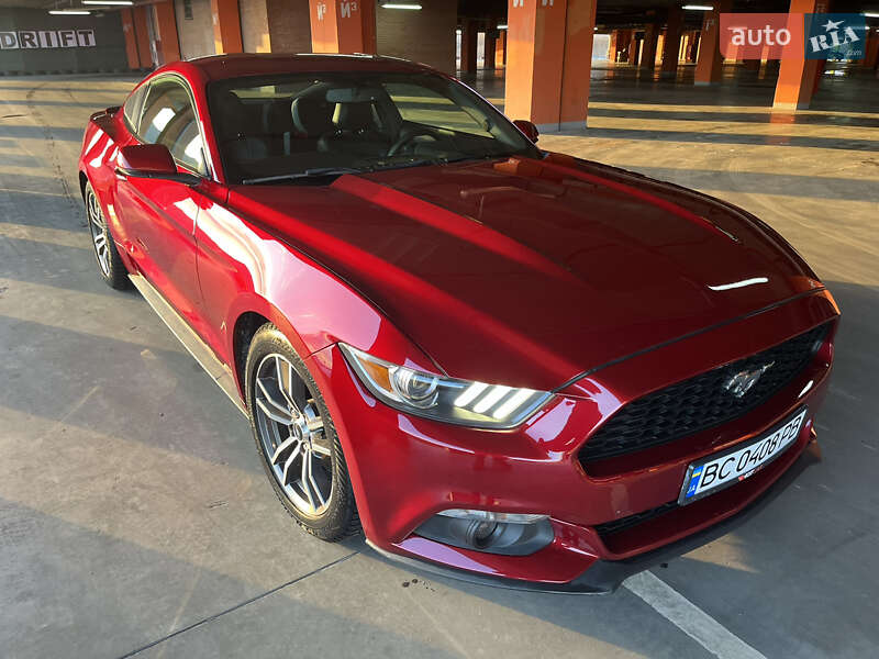 Купе Ford Mustang 2016 в Львове
