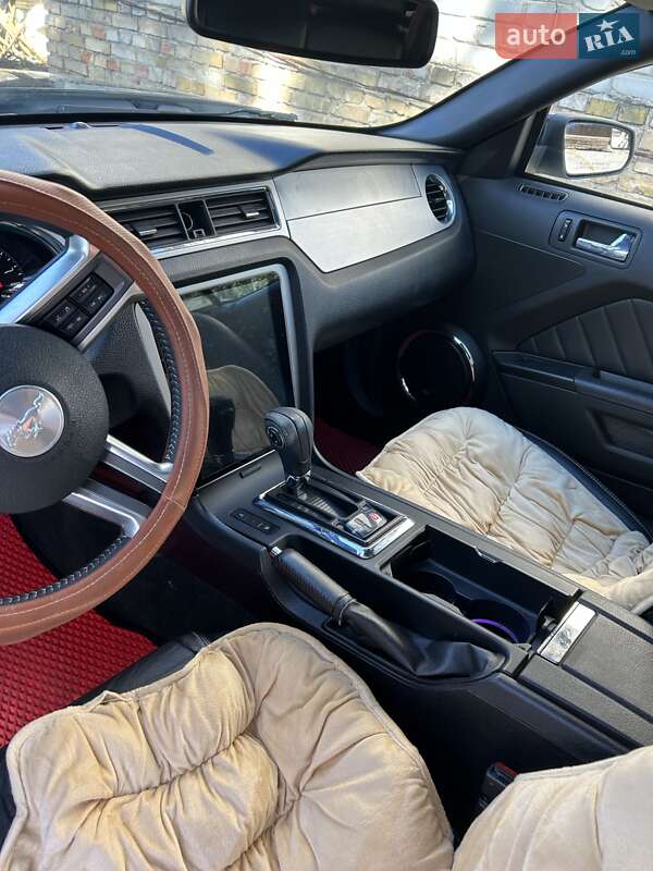 Кабриолет Ford Mustang 2014 в Киеве