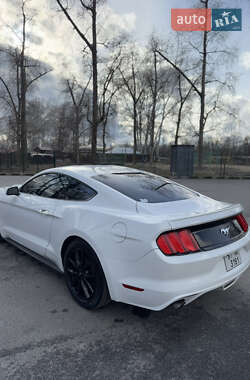 Купе Ford Mustang 2015 в 
