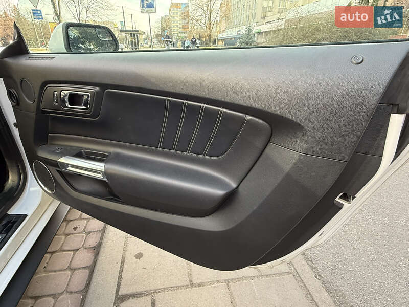 Купе Ford Mustang 2017 в Львове