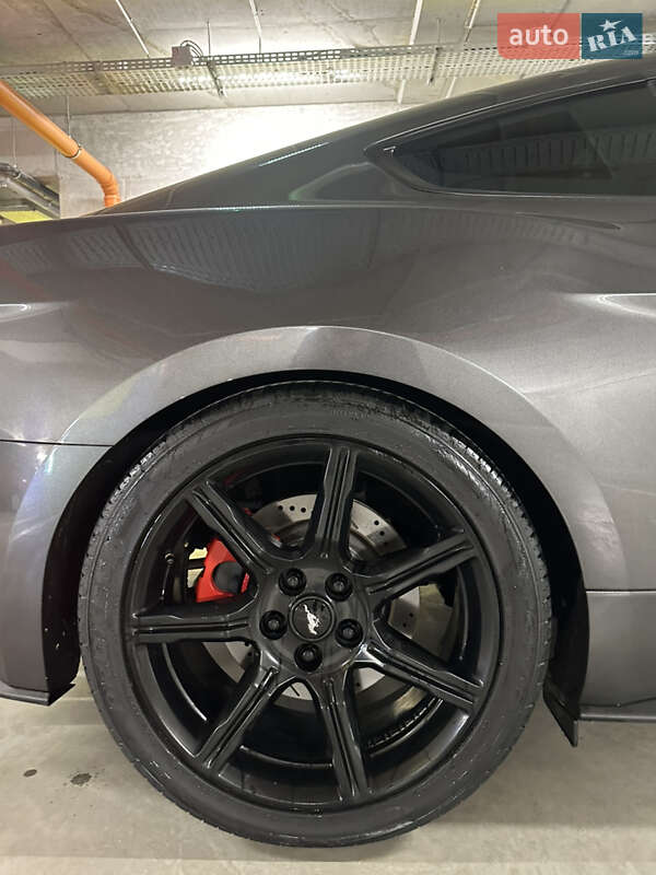 Купе Ford Mustang 2020 в Черновцах