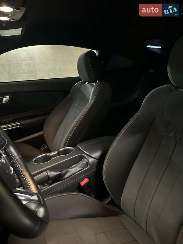 Купе Ford Mustang 2020 в Черновцах