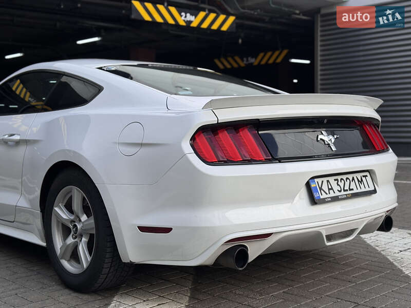 Купе Ford Mustang 2016 в Киеве