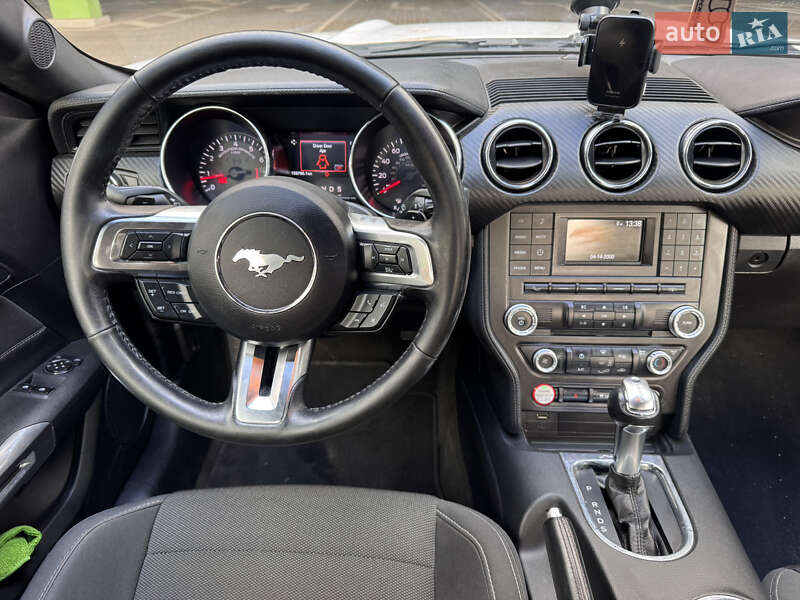 Купе Ford Mustang 2016 в Киеве