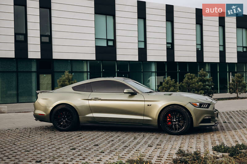 Купе Ford Mustang 2015 в Хмельницком