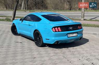 Купе Ford Mustang 2015 в 