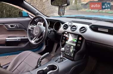 Купе Ford Mustang 2015 в 