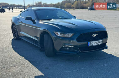 Купе Ford Mustang 2015 в 