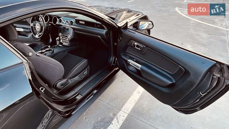 Купе Ford Mustang 2017 в Киеве