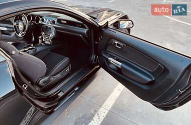 Купе Ford Mustang 2017 в 