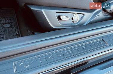 Купе Ford Mustang 2017 в 