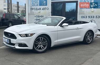 Кабриолет Ford Mustang 2016 в 
