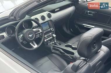 Кабриолет Ford Mustang 2016 в 