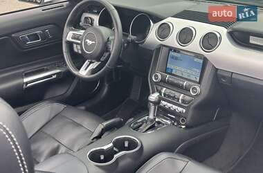 Кабриолет Ford Mustang 2016 в 