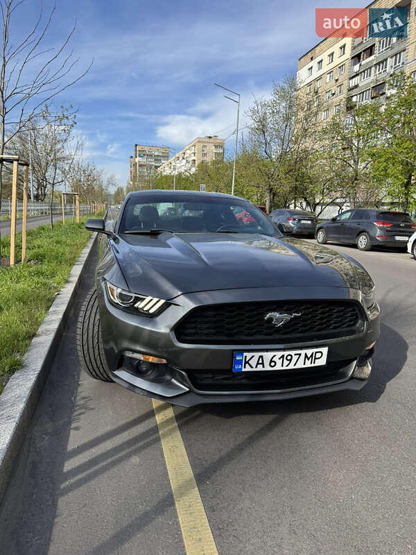 Купе Ford Mustang 2016 в Киеве