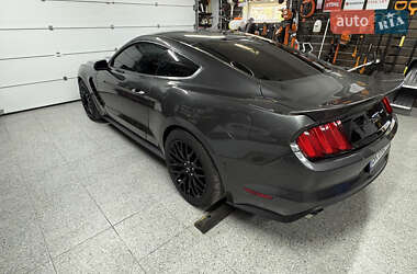 Купе Ford Mustang 2015 в 
