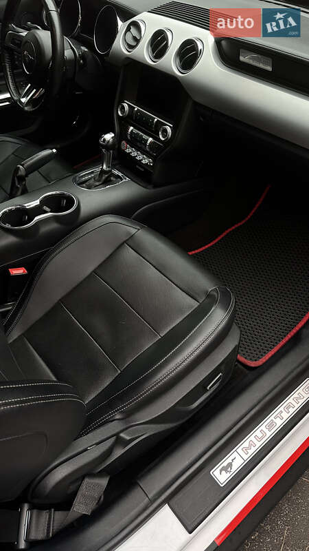 Купе Ford Mustang 2015 в Киеве