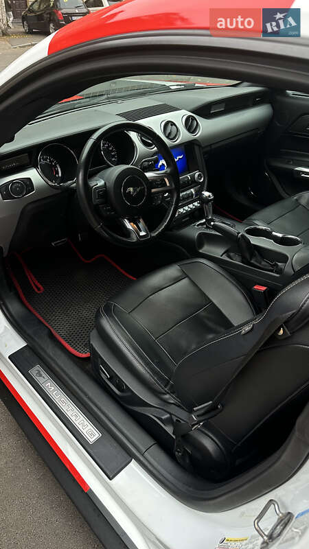 Купе Ford Mustang 2015 в Киеве