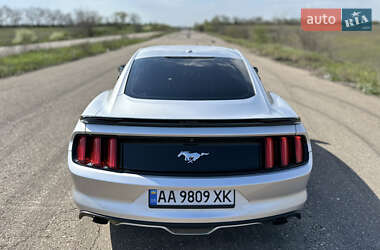 Купе Ford Mustang 2016 в 
