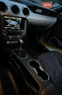 Купе Ford Mustang 2015 в 