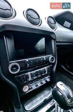 Купе Ford Mustang 2017 в 