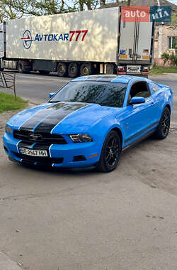 Купе Ford Mustang 2011 в Вознесенську