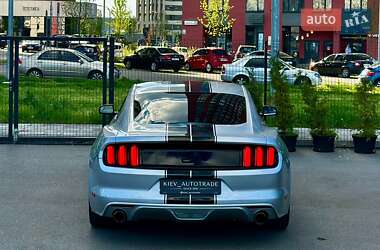 Купе Ford Mustang 2015 в 