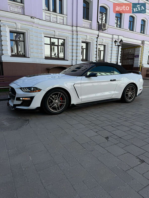 Кабриолет Ford Mustang 2018 в Сумах
