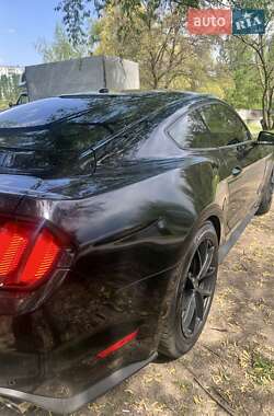 Купе Ford Mustang 2015 в 