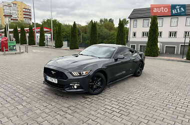 Купе Ford Mustang 2015 в 