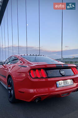 Купе Ford Mustang 2015 в 