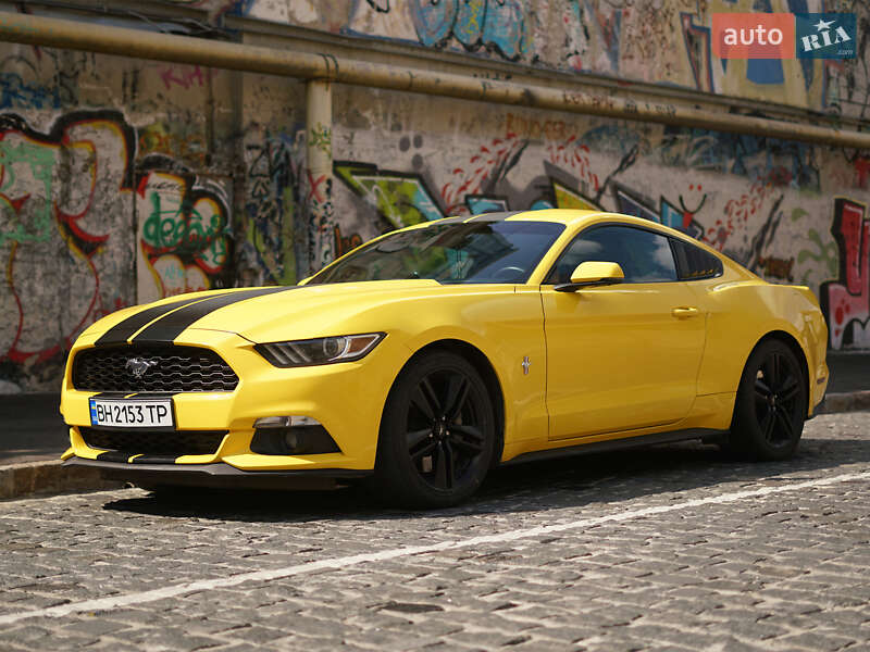 Купе Ford Mustang 2014 в 