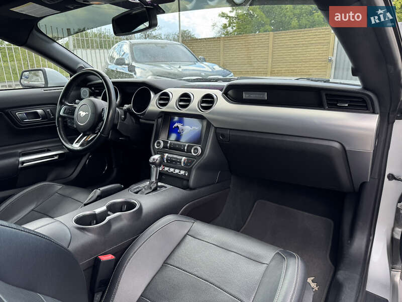 Купе Ford Mustang 2019 в Киеве фото 18 Купе Ford Mustang 2019 в Киеве